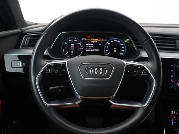 AUDI e-tron (2022) — foto 3 van 28
