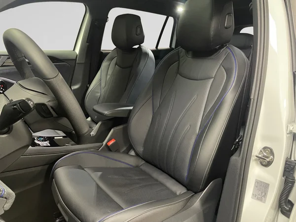 VOLKSWAGEN Tayron eHybrid (PHEV) (2025) — foto 7 van 15