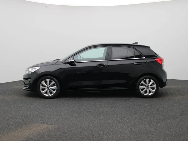 Kia Rio (2023) — foto 31 van 35