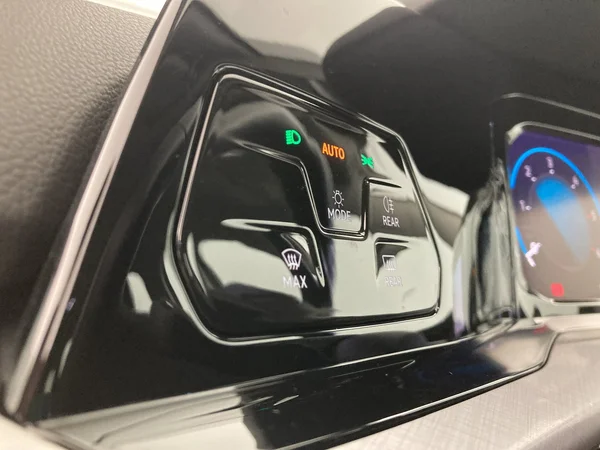 VOLKSWAGEN Golf Variant VIII (2021) — foto 14 van 36