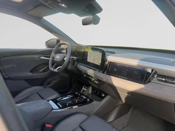 AUDI Q6 e-tron (2025) — foto 17 van 20