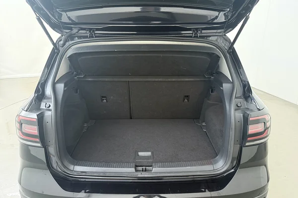Volkswagen T-Cross (2022) — foto 18 van 22