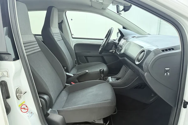 Volkswagen Up! (2021) — foto 18 van 20