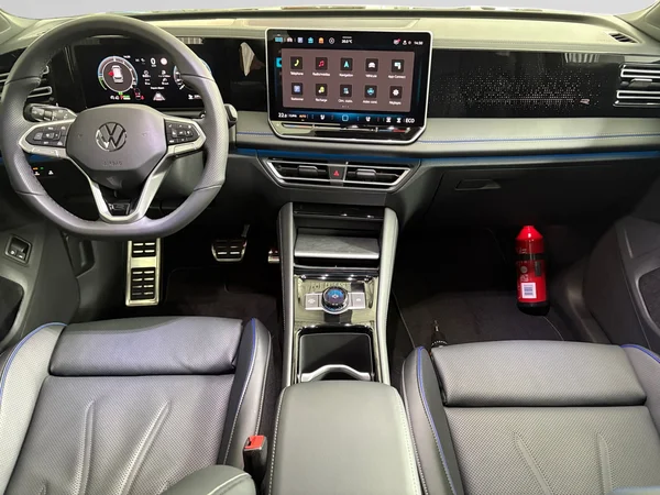 VOLKSWAGEN Tiguan eHybrid (PHEV) (2025) — foto 14 van 24