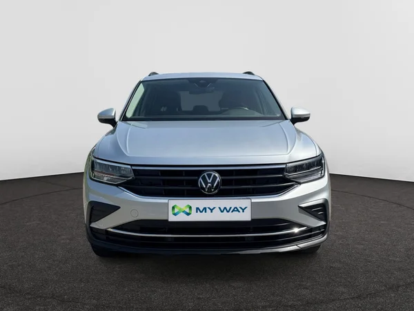 VOLKSWAGEN Tiguan (2022) — foto 13 van 23