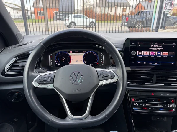 VOLKSWAGEN T-Roc (2022) — foto 10 van 11