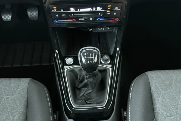Volkswagen T-Cross — foto 4 van 16