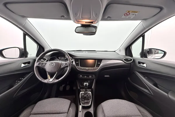 Opel Crossland (2023) — foto 10 van 25