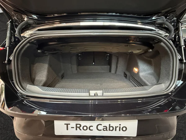 VOLKSWAGEN T-Roc Cabriolet (2026) — foto 8 van 16