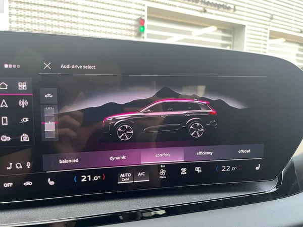 AUDI Q6 e-tron (2026) — foto 4 van 24