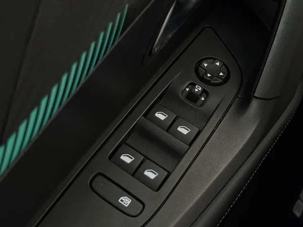 PEUGEOT 2008 (2022) — foto 19 van 27