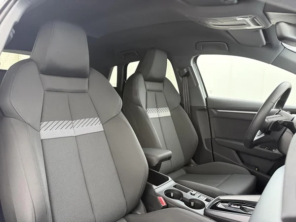 AUDI A3 Sportback (2025) — foto 16 van 18