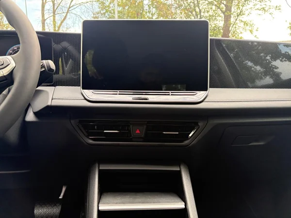 VOLKSWAGEN Tiguan (2026) — foto 3 van 24