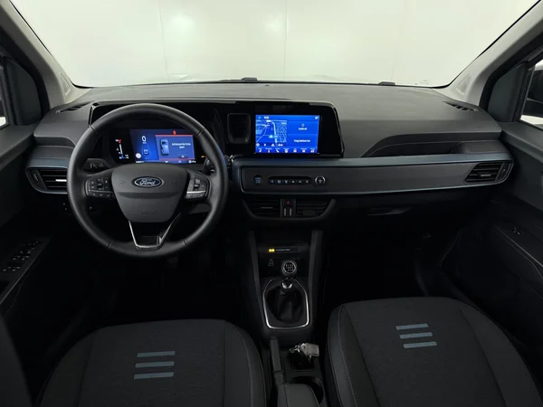 FORD TOURNEO COURIER (2025) — foto 27 van 27