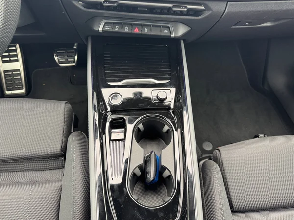 AUDI Q3 SUV (2025) — foto 16 van 24