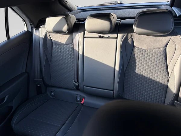VOLKSWAGEN T-Roc (2026) — foto 4 van 24