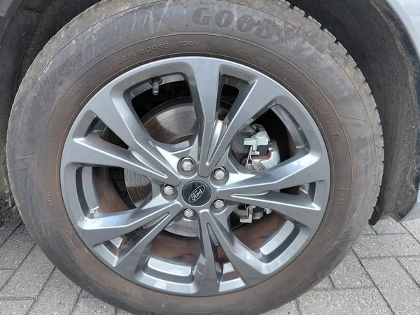 Ford Kuga (2023) — foto 19 van 21