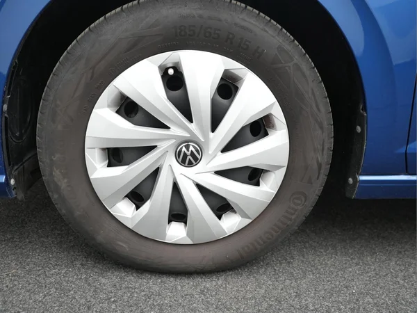 VOLKSWAGEN Polo (2023) — foto 24 van 24