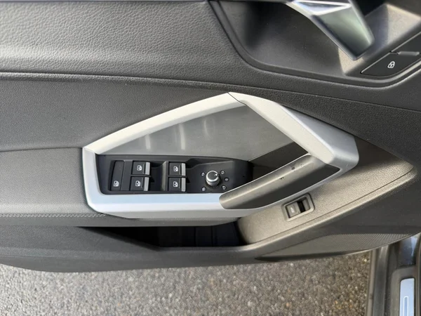 AUDI Q3 Sportback (2025) — foto 10 van 21