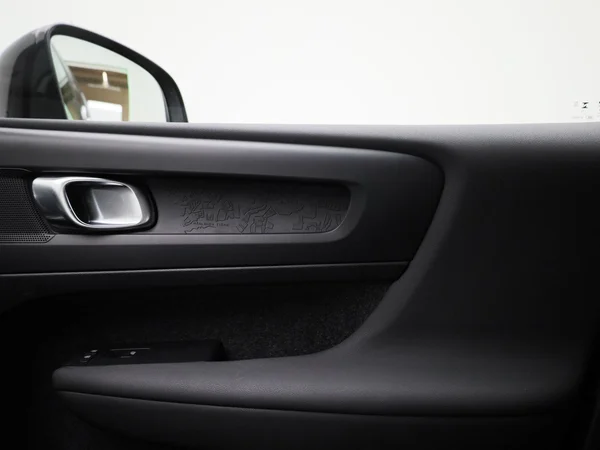 Volvo XC40 (2023) — foto 21 van 41