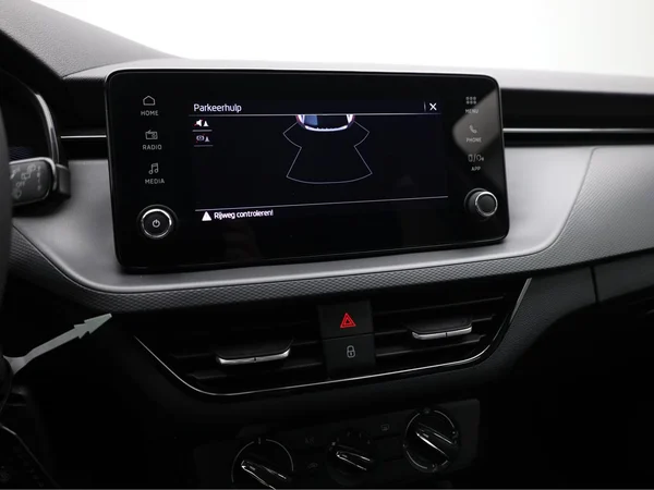 SKODA Scala (2024) — foto 9 van 17