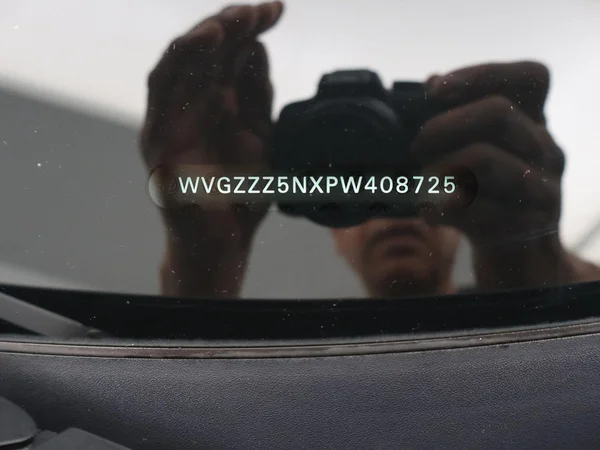 VOLKSWAGEN Tiguan eHybrid (PHEV) (2022) — foto 9 van 27