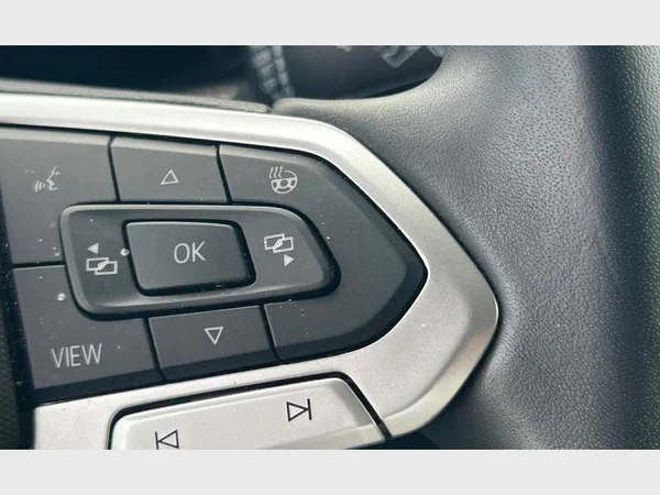 Volkswagen T-Roc (2022) — foto 5 van 24