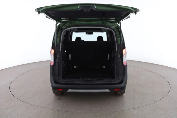 Ford Tourneo (2025) — foto 7 van 16