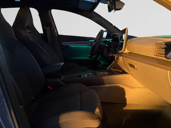 CUPRA Formentor e-Hybrid (PHEV) (2025) — foto 11 van 24