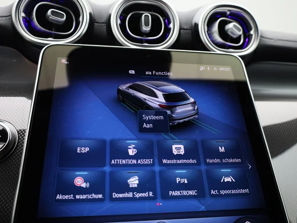 Mercedes-Benz GLC (2025) — foto 26 van 46