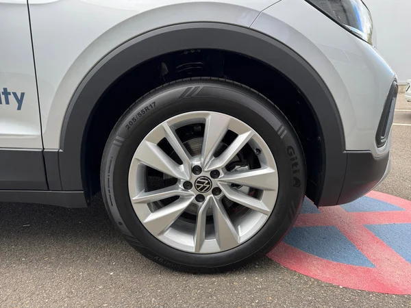 VOLKSWAGEN T-Cross (2025) — foto 22 van 24