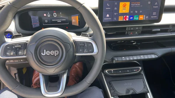 Jeep Avenger (2025) — foto 2 van 14