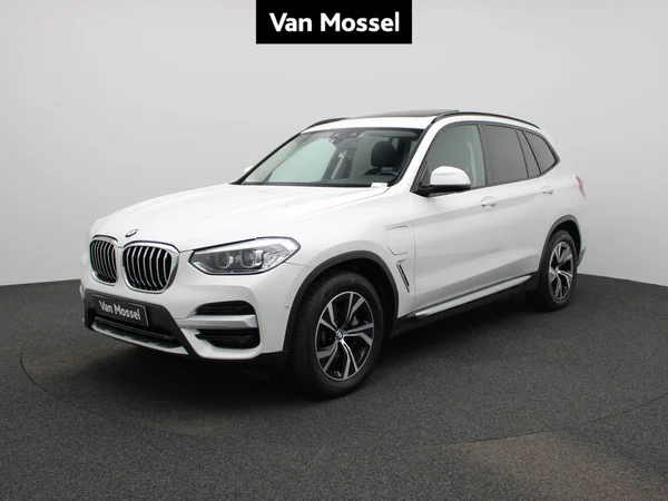 BMW X3 (2021) — foto 1 van 54