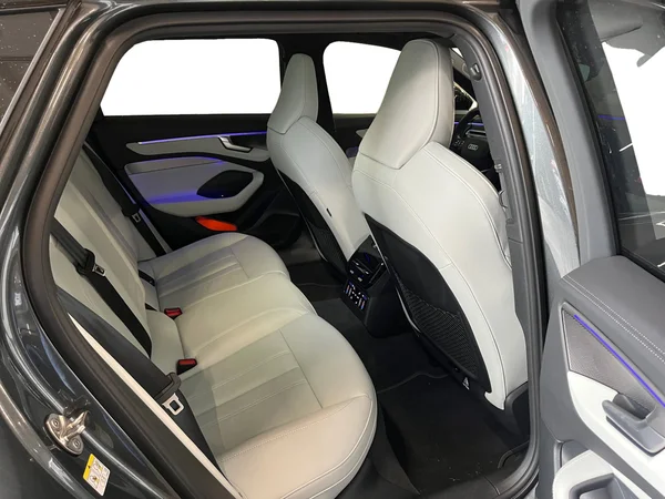 AUDI A6 Avant (2025) — foto 17 van 24