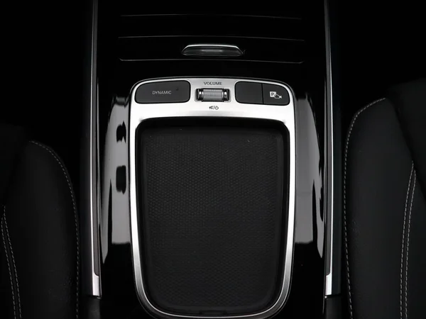Mercedes-Benz GLA (2025) — foto 15 van 35