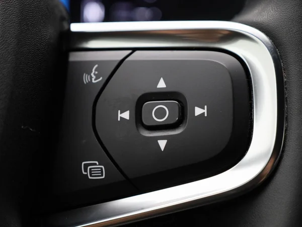 Volvo XC40 (2023) — foto 17 van 45
