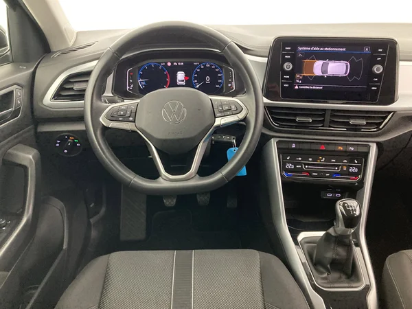VOLKSWAGEN T-Roc (2022) — foto 10 van 36