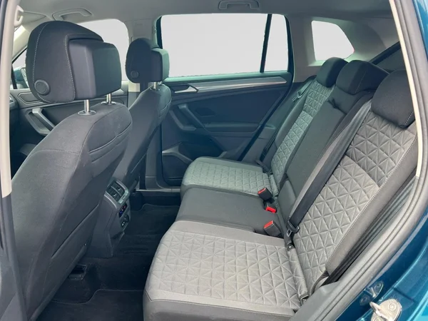 VOLKSWAGEN Tiguan (2023) — foto 5 van 18