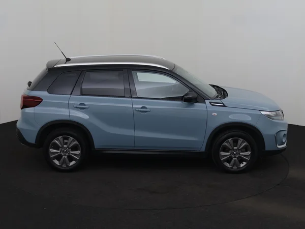 SUZUKI Vitara (2023) — foto 23 van 27