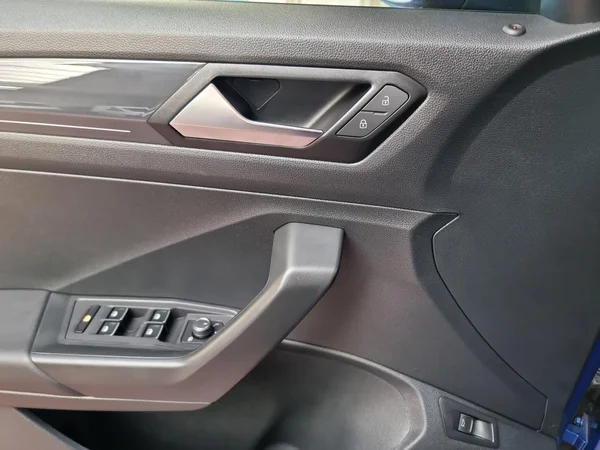 VOLKSWAGEN T-Roc (2019) — foto 8 van 23