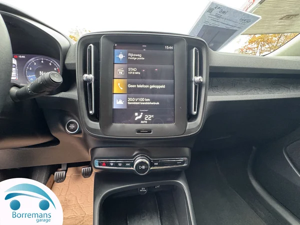 Volvo XC-40 (2022) — foto 29 van 40
