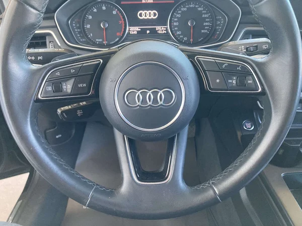 Audi A4 (2023) — foto 8 van 21