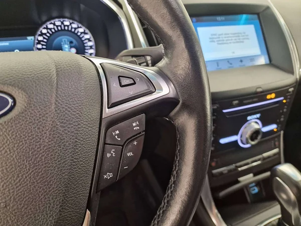 Ford Edge (2018) — foto 4 van 17
