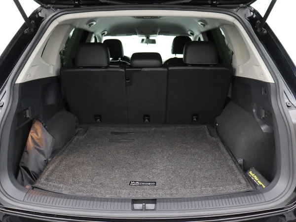 VOLKSWAGEN Tiguan (2019) — foto 8 van 28