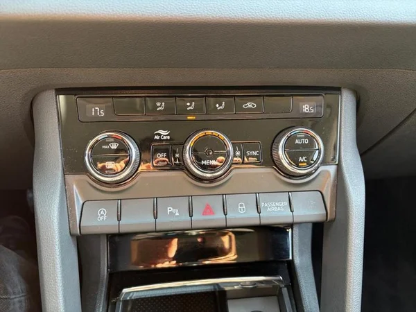 SKODA Karoq (2022) — foto 20 van 29