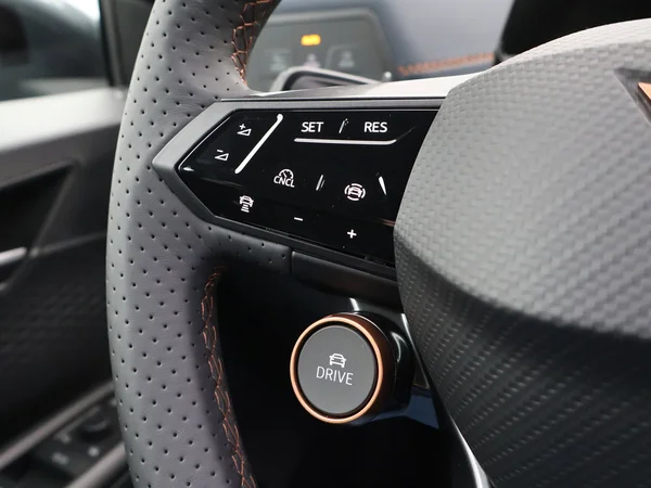 CUPRA Born (2025) — foto 8 van 24