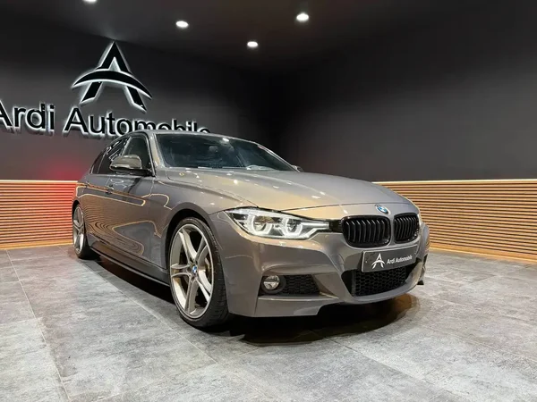 Bmw 330 (2016) — foto 19 van 24