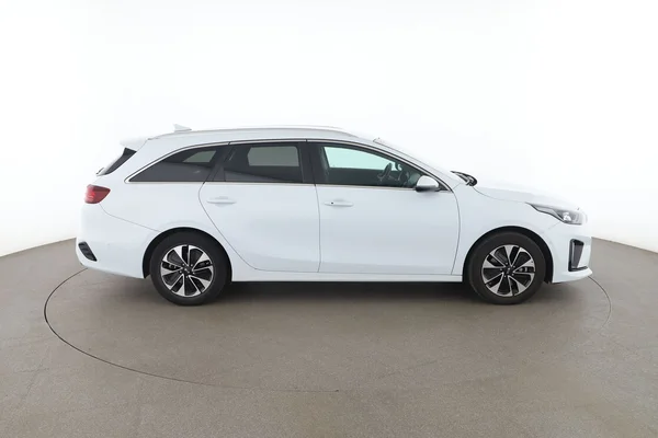 Kia cee'd (2020) — foto 13 van 16