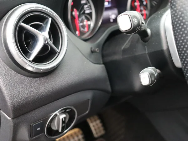 Mercedes-Benz CLA (2019) — foto 26 van 26