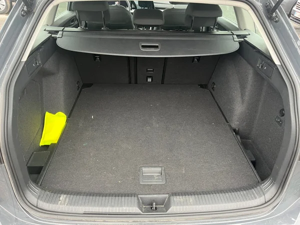 VOLKSWAGEN Golf VIII SW (2023) — foto 12 van 14